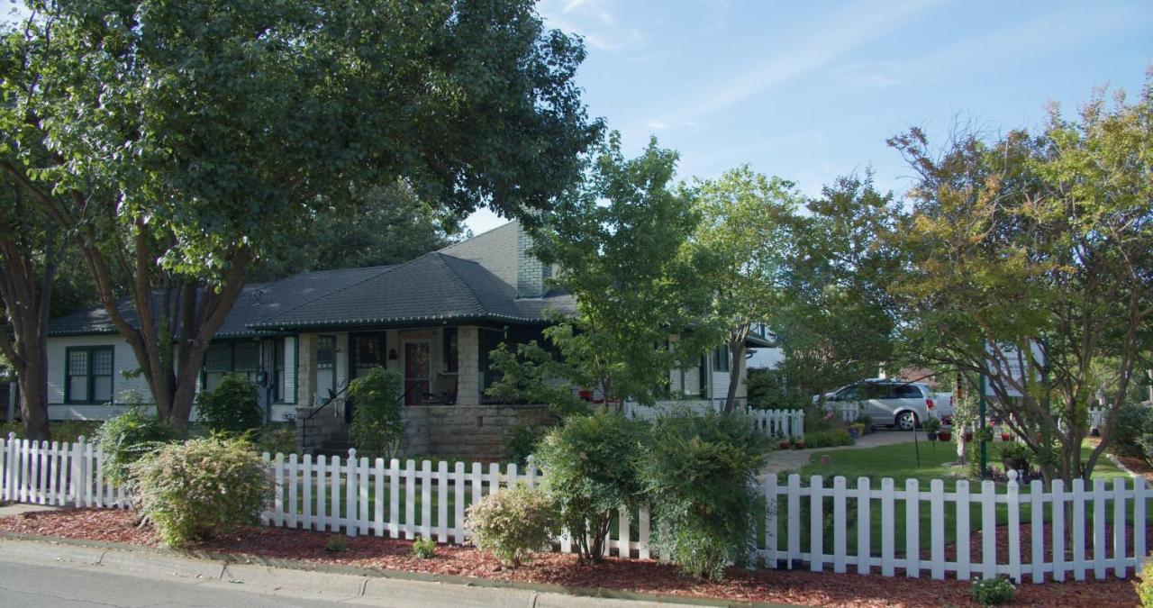 Granbury Gardens Bed And Breakfast Dış mekan fotoğraf