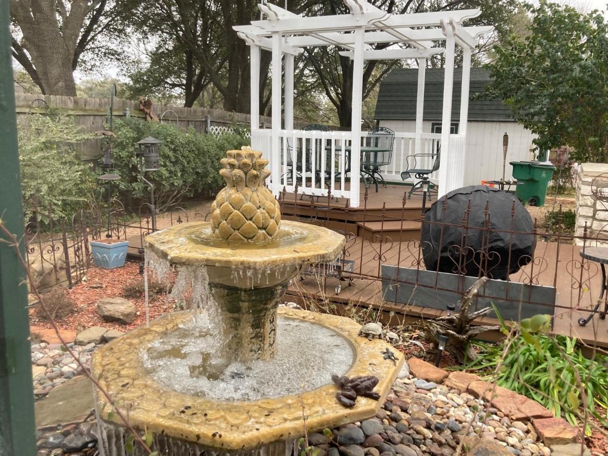 Granbury Gardens Bed And Breakfast Dış mekan fotoğraf