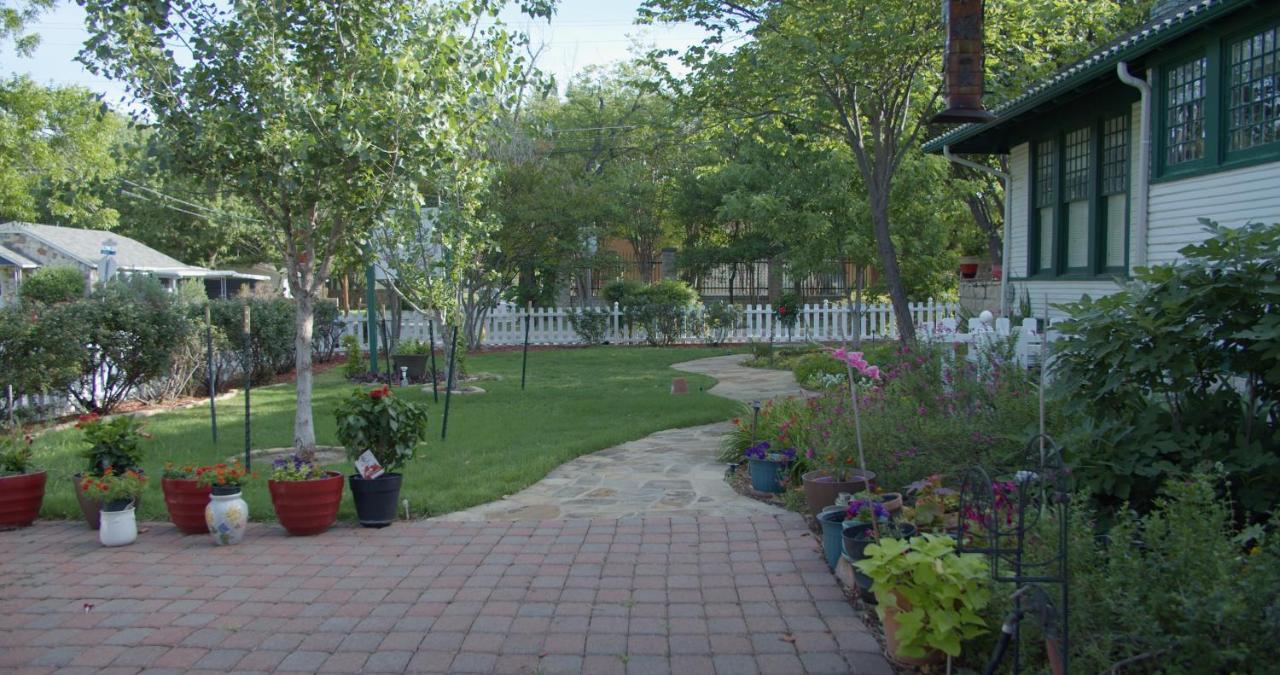 Granbury Gardens Bed And Breakfast Dış mekan fotoğraf