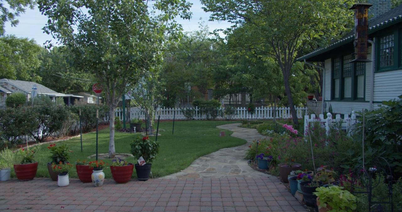 Granbury Gardens Bed And Breakfast Dış mekan fotoğraf