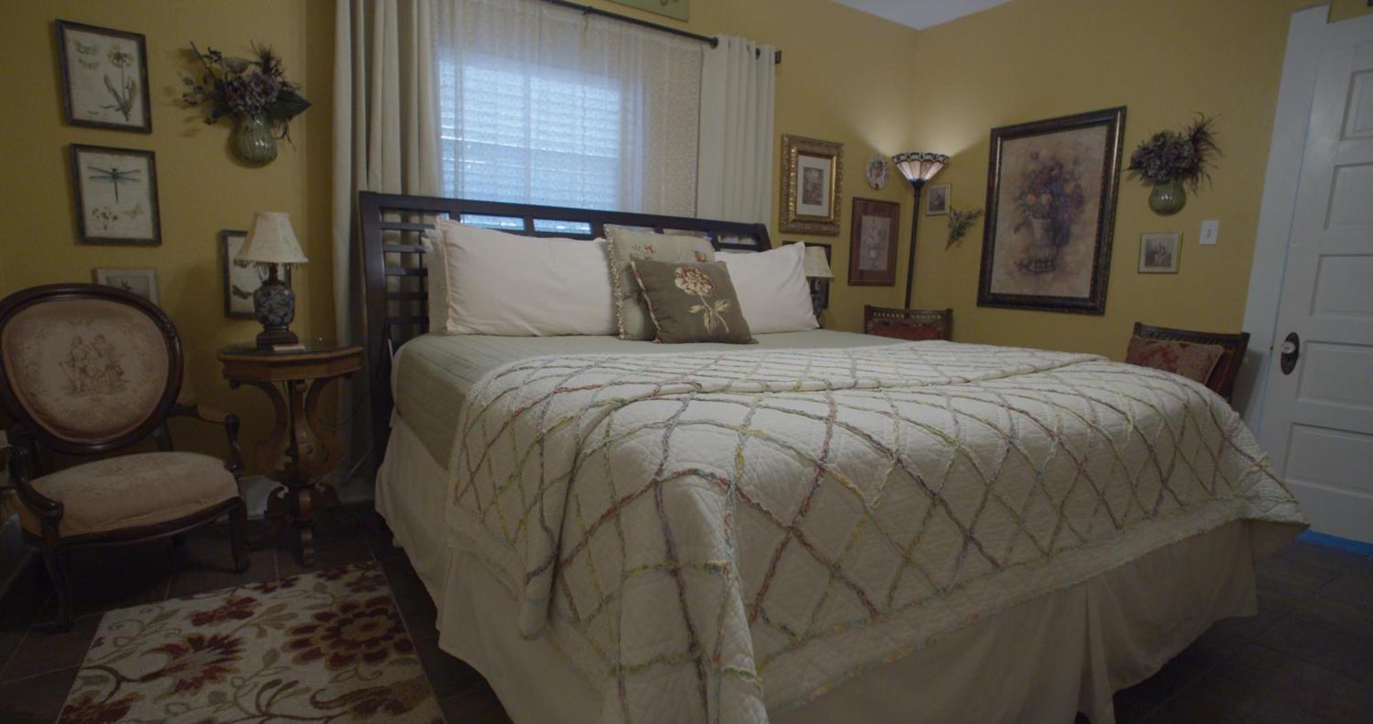 Granbury Gardens Bed And Breakfast Oda fotoğraf